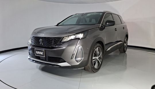 Peugeot • 5008