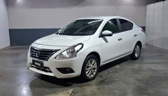 Nissan • Versa