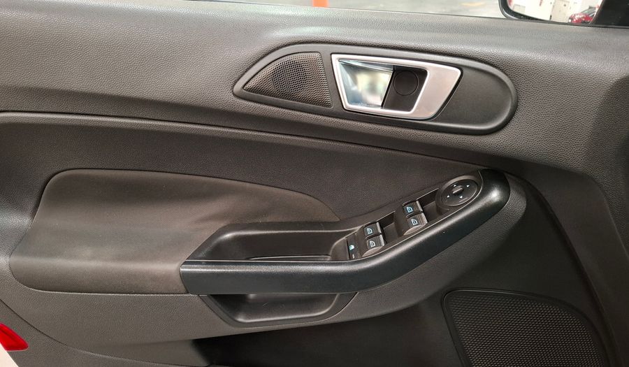 Ford Fiesta Kinetic Design 1.6 SE Hatchback 2016