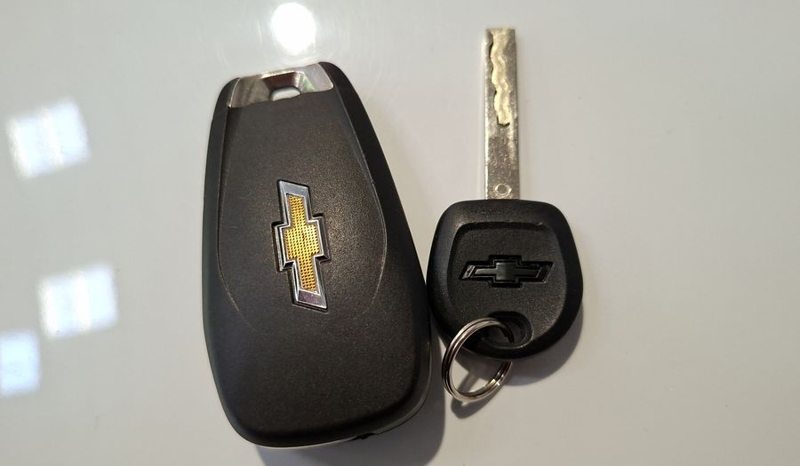 Chevrolet Onix 1.0T LT R Hatchback 2024