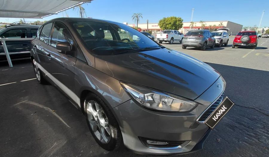 Ford Focus Iii 2.0 SE PLUS AT Hatchback 2017