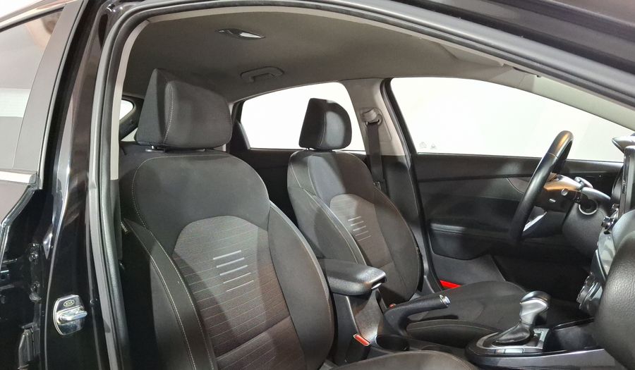 Kia Forte 2.0 EX IVT Hatchback 2020
