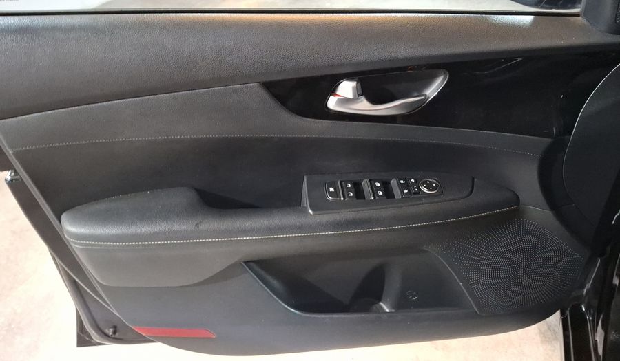 Kia Forte 2.0 EX IVT Hatchback 2020