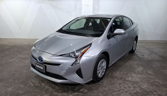 Toyota • Prius