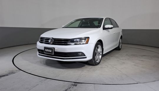 Volkswagen • Jetta