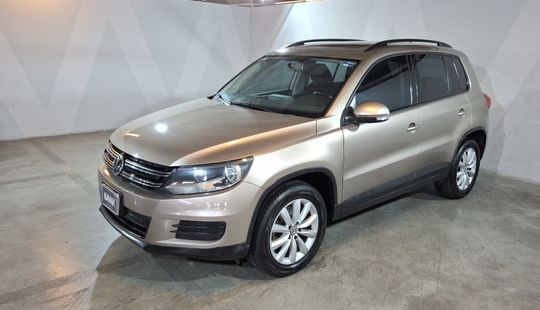 Volkswagen • Tiguan