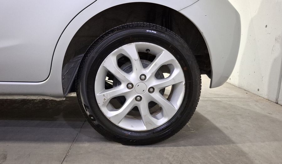 Nissan March 1.6 ADVANCE Hatchback 2020