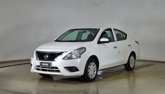 Nissan • Versa