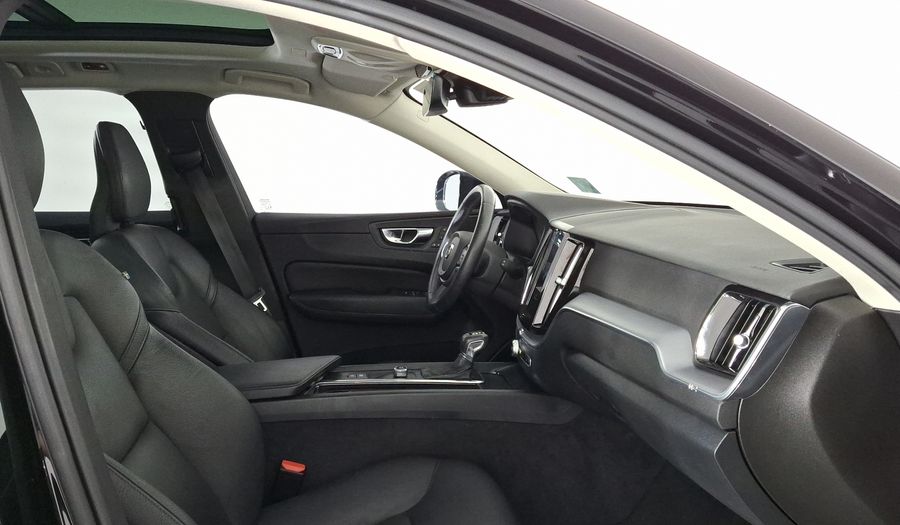 Volvo Xc60 2.0 T5 MOMENTUM AUTO 4WD Suv 2020