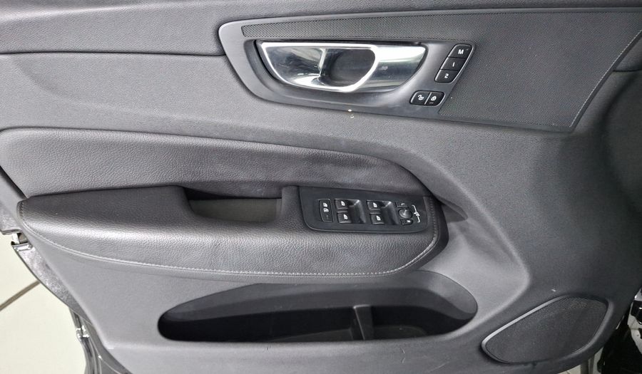 Volvo Xc60 2.0 T5 MOMENTUM AUTO 4WD Suv 2020