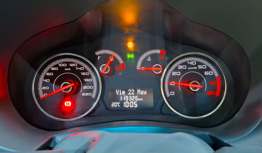 Fiat Palio 1.6 16V ESSENCE Hatchback 2014