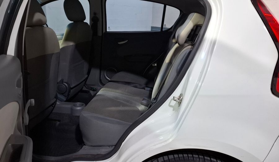Fiat Palio 1.6 16V ESSENCE Hatchback 2014