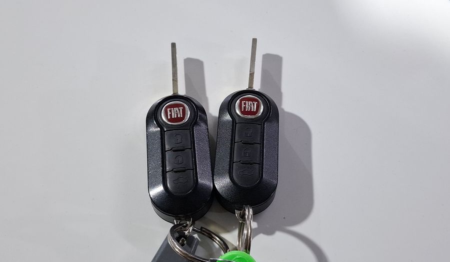 Fiat Palio 1.6 16V ESSENCE Hatchback 2014