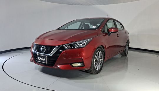 Nissan • Versa