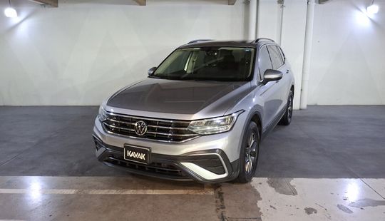 Volkswagen • Tiguan