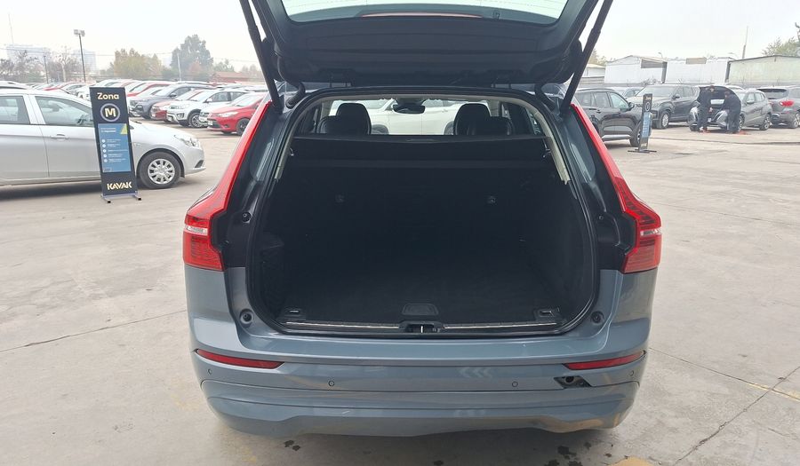 Volvo Xc60 2.0 B5 MOMENTUM AUTO 4WD Suv 2022