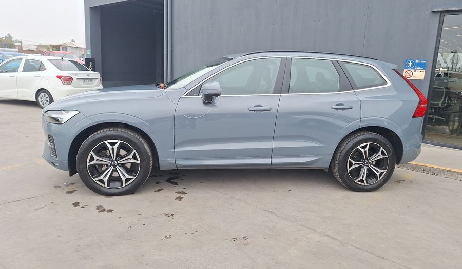 Volvo Xc60 2.0 B5 MOMENTUM AUTO 4WD Suv 2022