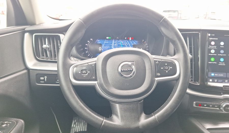 Volvo Xc60 2.0 B5 MOMENTUM AUTO 4WD Suv 2022