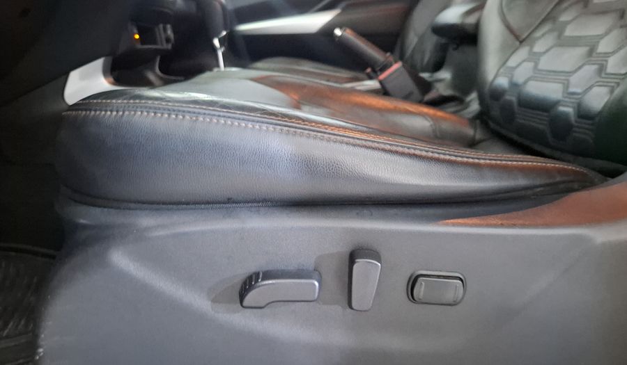 Nissan Frontier 2.5 PLATINUM LE AUTO Pickup 2021