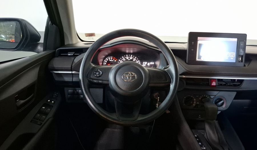 Toyota Yaris 1.5 BASE CVT Sedan 2024