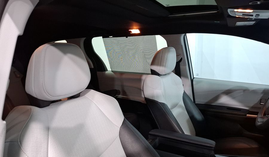 Toyota Sienna 2.5 HEV XSE AUTO Minivan 2025