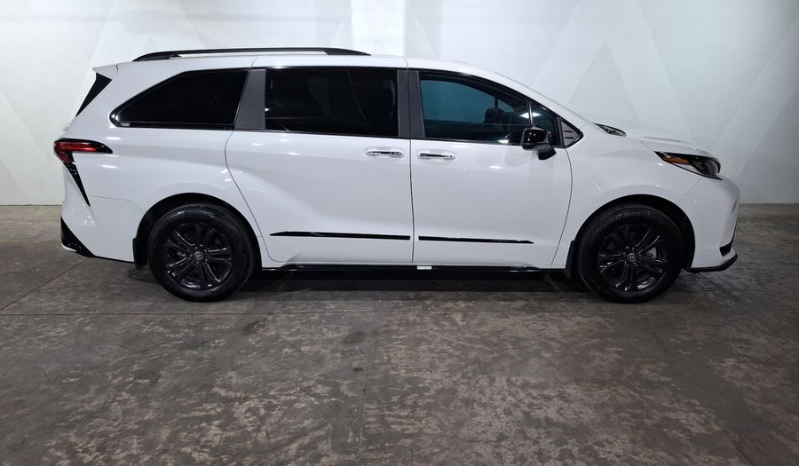 Toyota Sienna 2.5 HEV XSE AUTO Minivan 2025