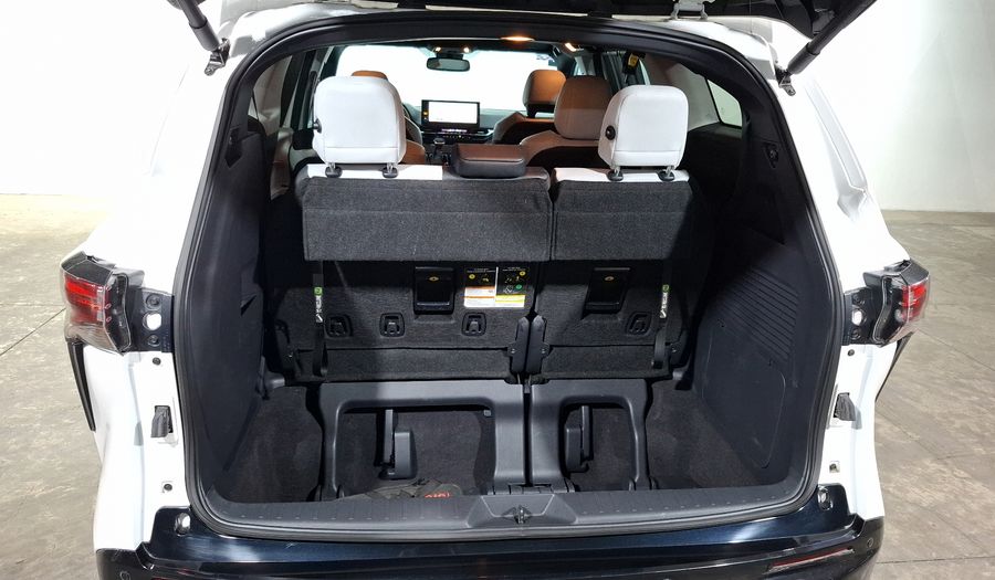 Toyota Sienna 2.5 HEV XSE AUTO Minivan 2025