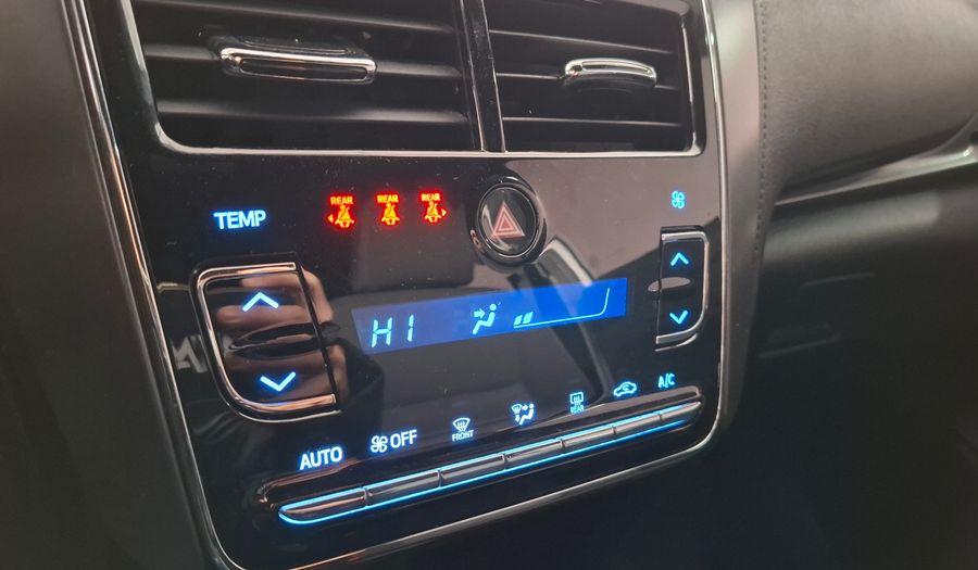 Toyota Yaris 1.5 XLS + CVT Hatchback 2025