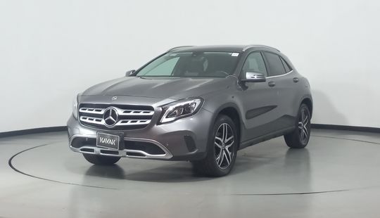 Mercedes Benz • Clase GLA