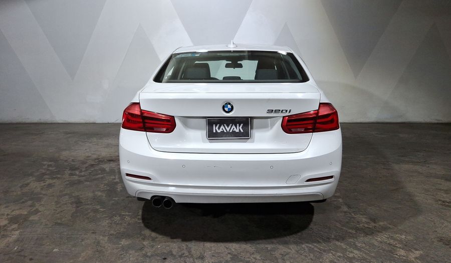 Bmw Serie 3 2.0 320IA Sedan 2016