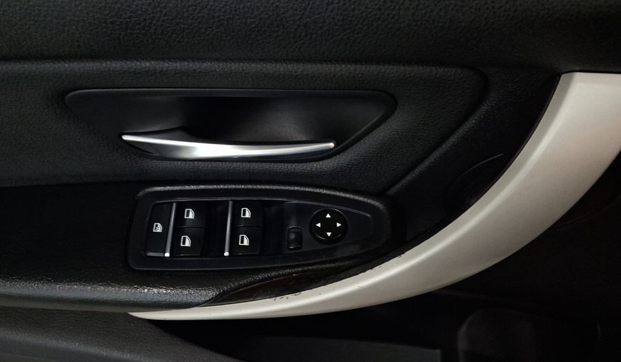Bmw Serie 3 2.0 320IA Sedan 2016