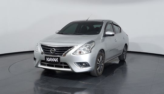 Nissan • Versa