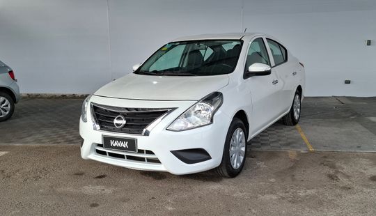 Nissan • Versa