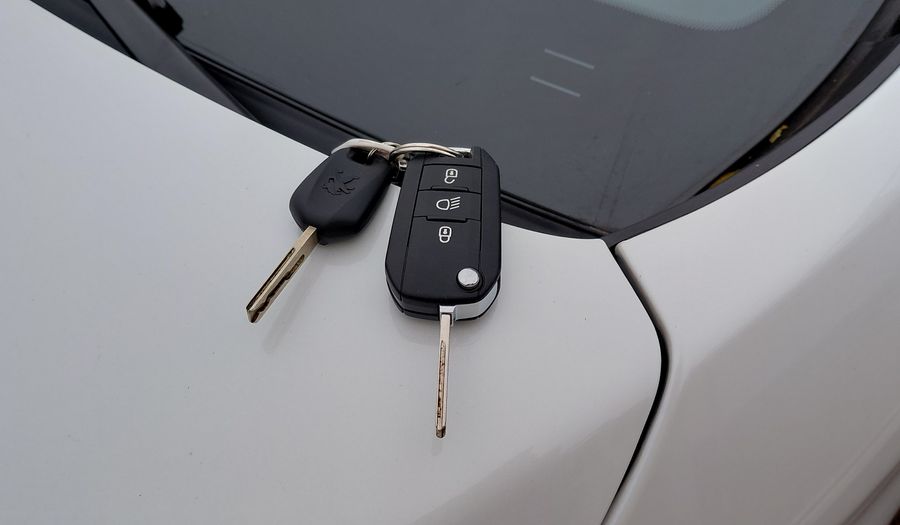 Peugeot 2008 1.6 FELINE Suv 2023