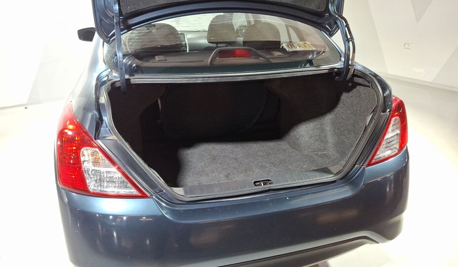 Nissan Versa 1.6 ADVANCE Sedan 2017