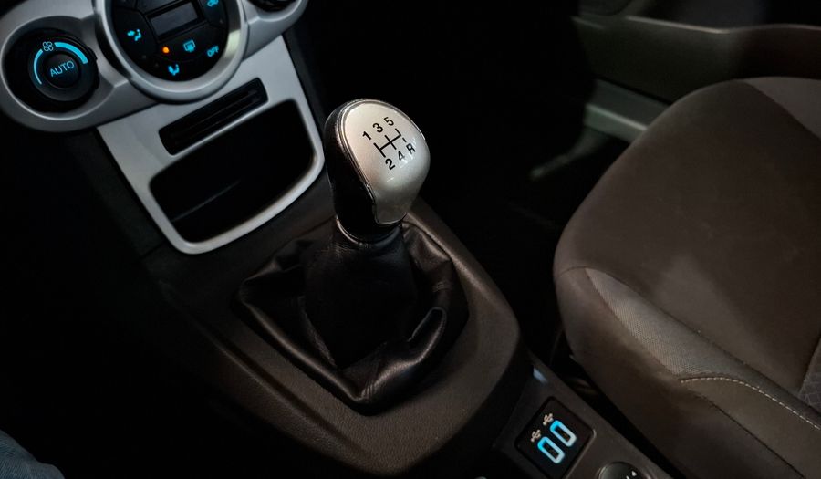 Ford Fiesta Kinetic Design 1.6 SE PLUS Hatchback 2018