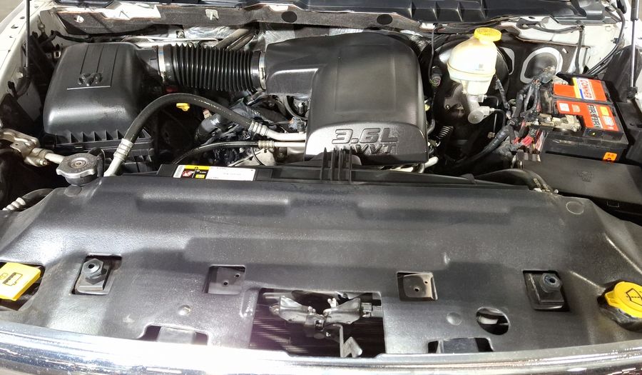 Ram 1500 3.6 CREW CAB SLT TRABAJO 4X2 V6 8 AUTO Pickup 2020