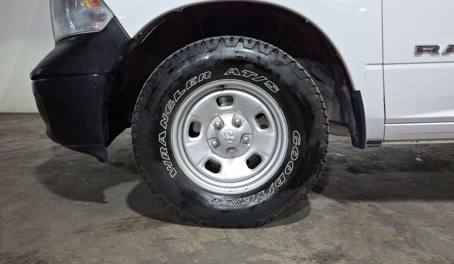Ram 1500 3.6 CREW CAB SLT TRABAJO 4X2 V6 8 AUTO Pickup 2020