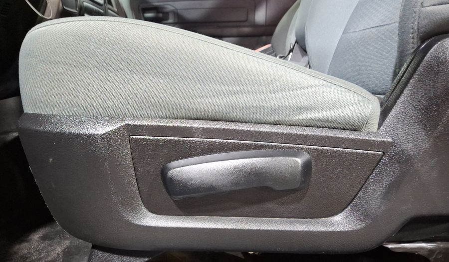 Ram 1500 3.6 CREW CAB SLT TRABAJO 4X2 V6 8 AUTO Pickup 2020