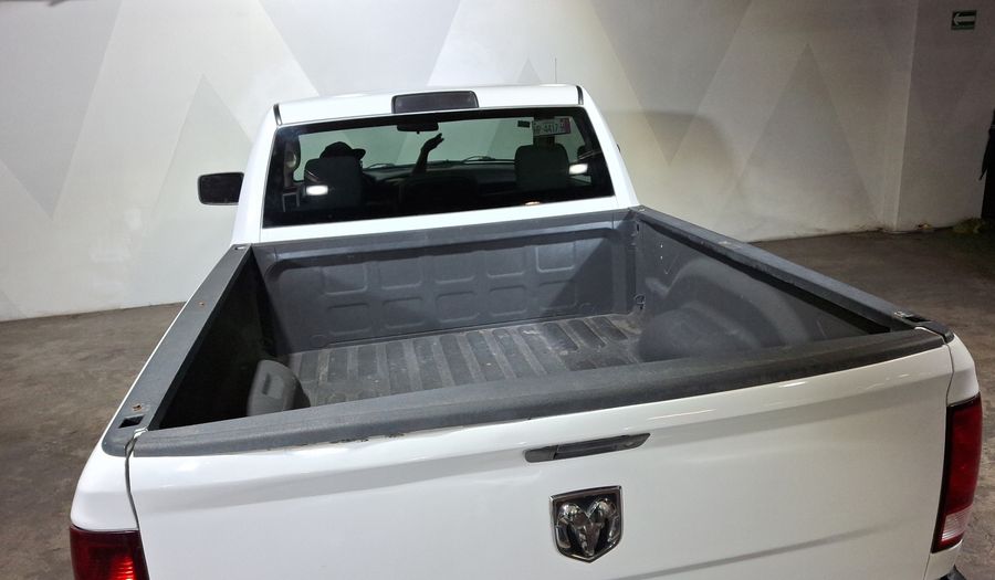 Ram 1500 3.6 CREW CAB SLT TRABAJO 4X2 V6 8 AUTO Pickup 2020