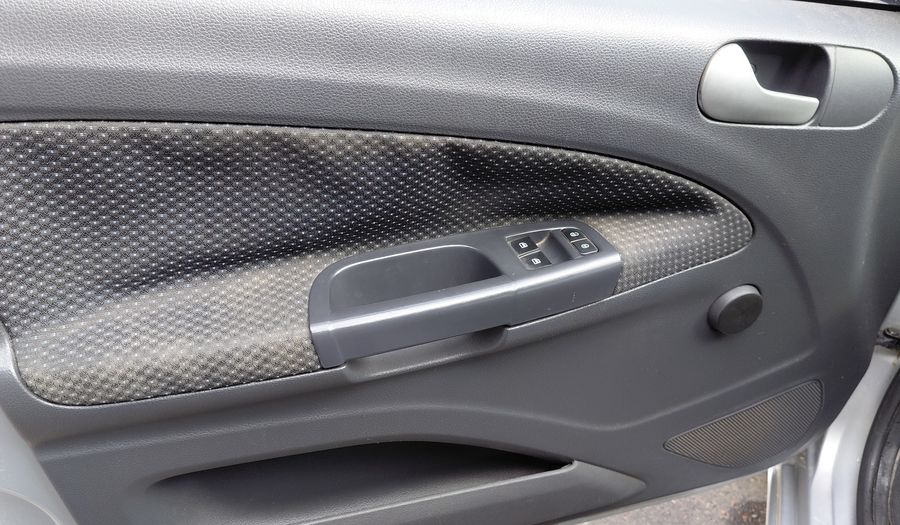 Volkswagen Gol Trend 1.6 TRENDLINE Hatchback 2015