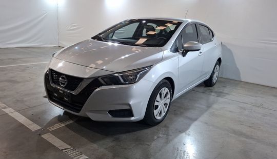 Nissan • Versa