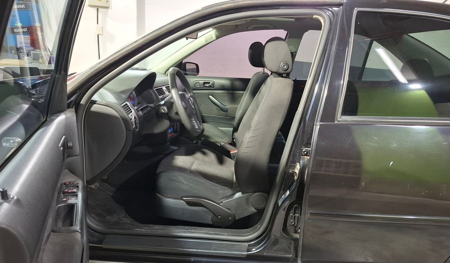 Volkswagen Bora 2.0 TRENDLINE Sedan 2010
