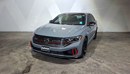 Volkswagen • Jetta