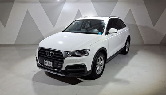 2017 • 49,875 km • Automático