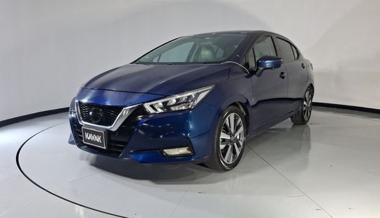 Nissan • Versa