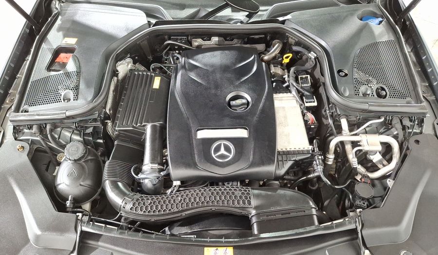 Mercedes Benz Clase E 2.0 200 EXCLUSIVE AT Sedan 2017