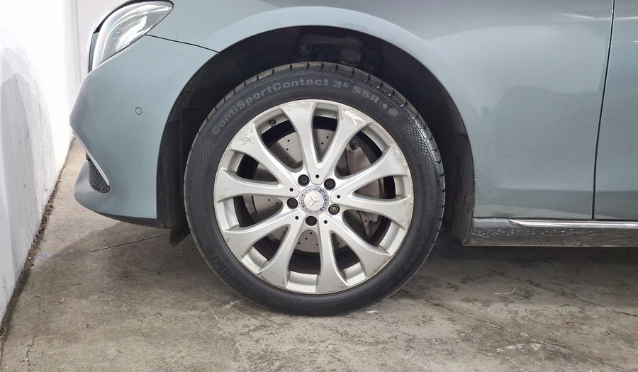 Mercedes Benz Clase E 2.0 200 EXCLUSIVE AT Sedan 2017