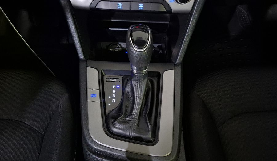 Hyundai Elantra 2.0 GLS AT Sedan 2017