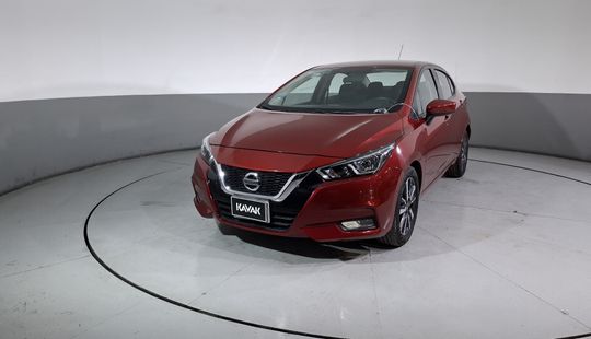 Nissan • Versa